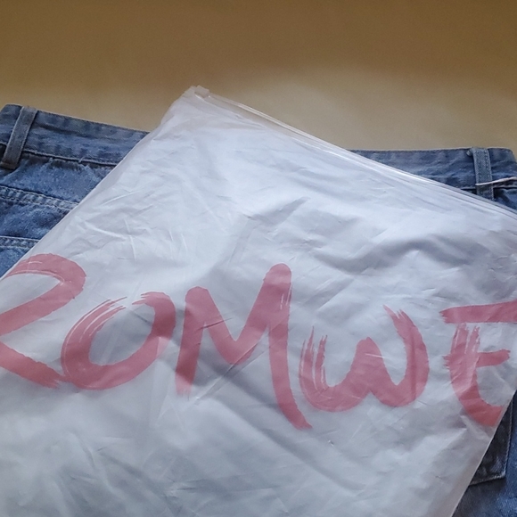 Jeans- SOLD - Picture 4 of 4